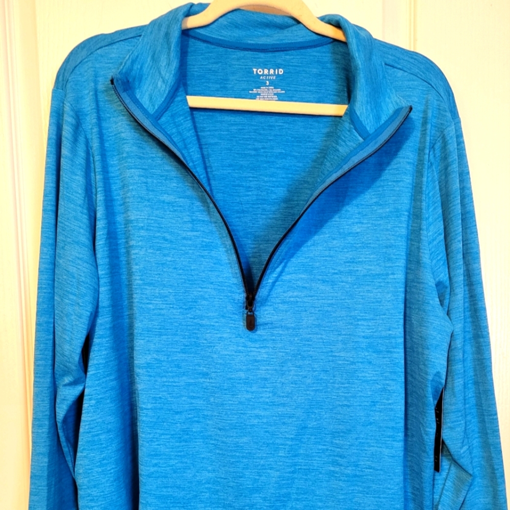 Torrid Active Pullover Sz 3 NWT